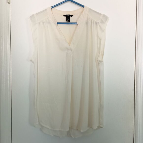H&M Tops - H&M baby cap sleeve split collar v-neck blouse white size 10